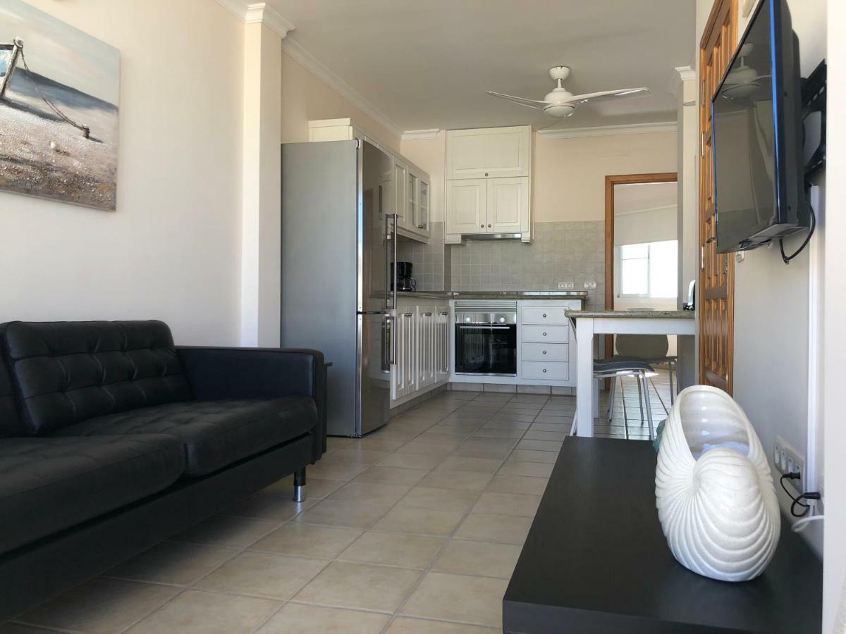 Apartamentos El Faro Puerto De Naos Екстер'єр фото