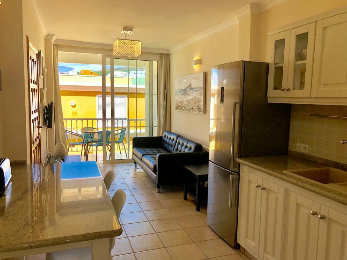 Apartamentos El Faro Puerto De Naos Екстер'єр фото