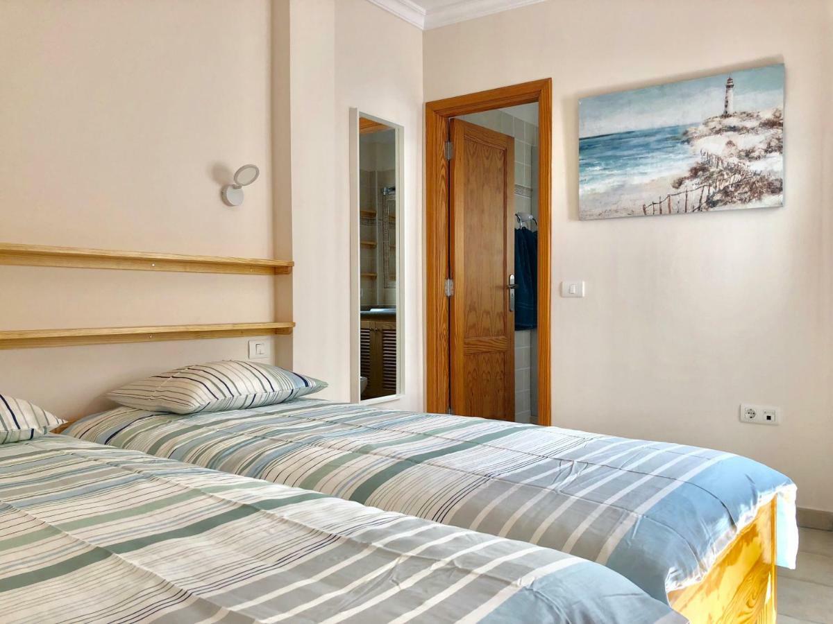 Apartamentos El Faro Puerto De Naos Екстер'єр фото