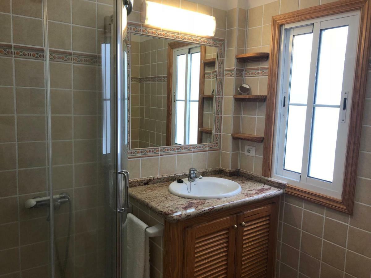 Apartamentos El Faro Puerto De Naos Екстер'єр фото