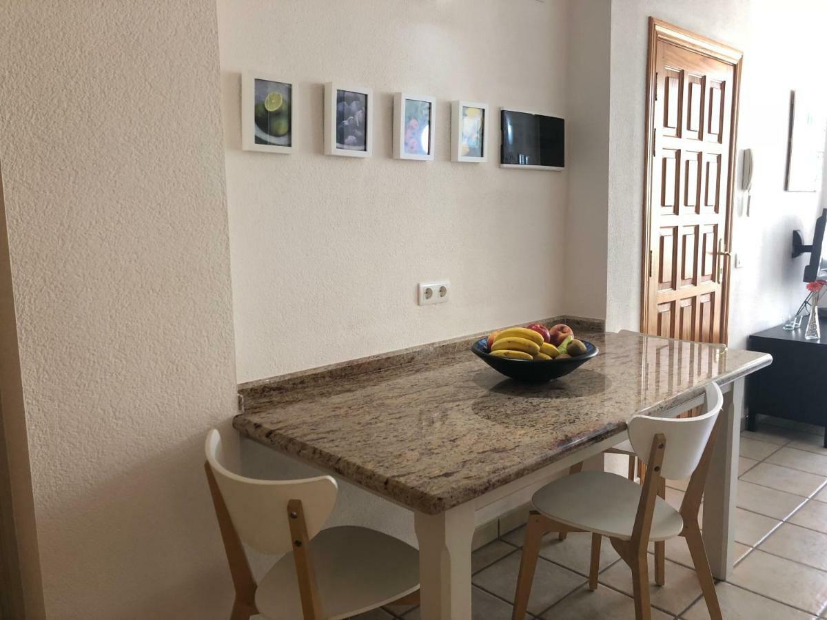 Apartamentos El Faro Puerto De Naos Екстер'єр фото