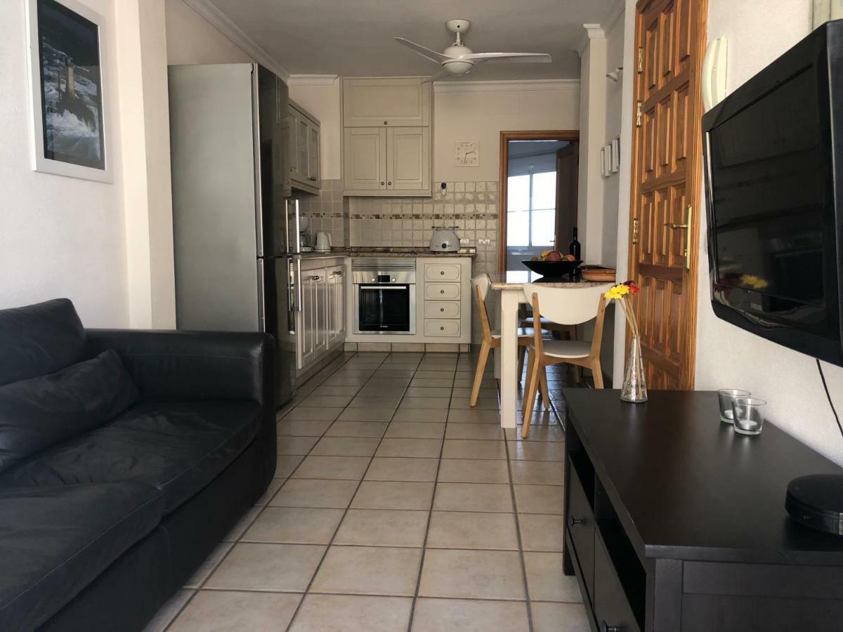 Apartamentos El Faro Puerto De Naos Екстер'єр фото